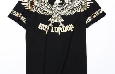 Business cards can also be fashionable and personalized (personalized T-shirt customization has become a new fashion trend)